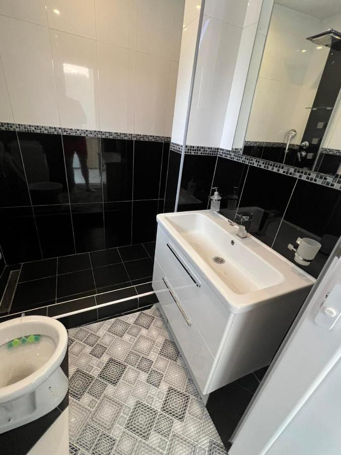 Apartman Glorija Κότορ Εξωτερικό φωτογραφία