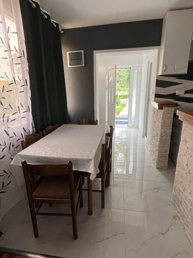 Apartman Glorija Κότορ Εξωτερικό φωτογραφία