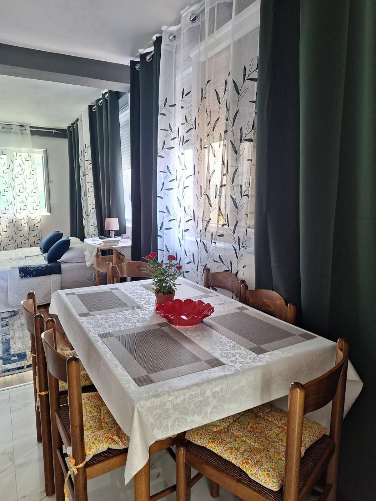 Apartman Glorija Κότορ Εξωτερικό φωτογραφία